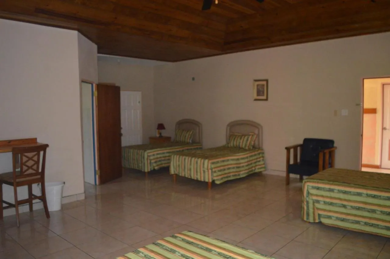 Casa De Shalom Hotel Ocho Rios 3*,