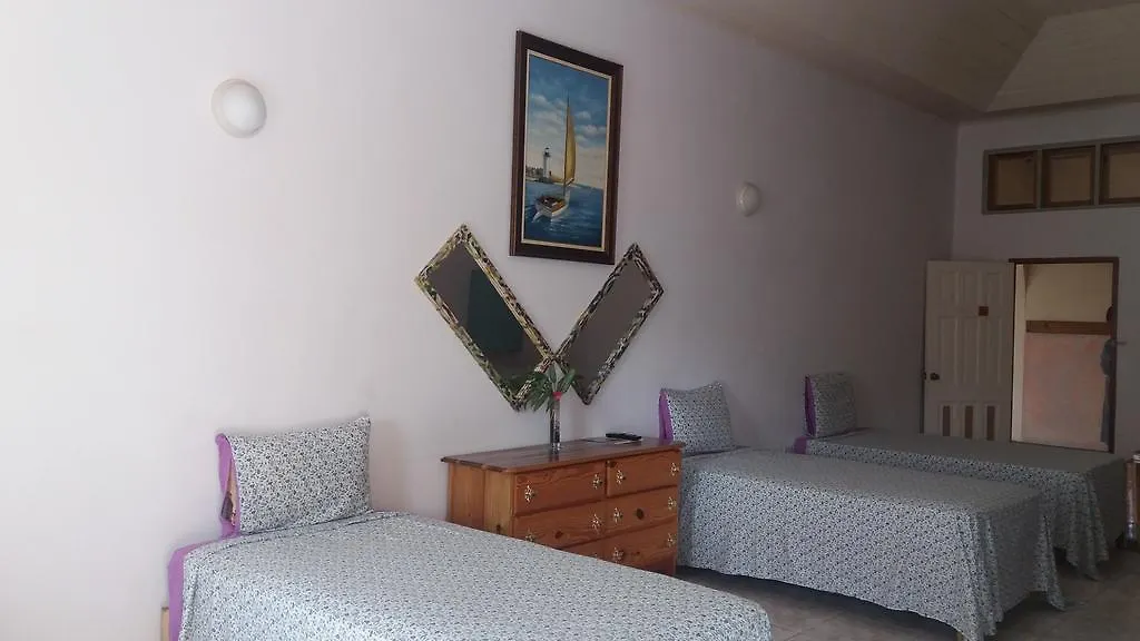 Casa De Shalom Hotel Ocho Rios 3*,